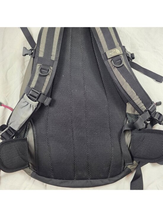 The North Face Amira Womens Backpack Gray Pink Lightweight Hiking Camping - Picture 3 of 15